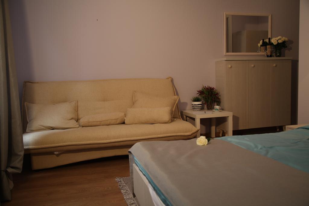 Bed&Breakfast Kod Smilje Belgrado Kamer foto
