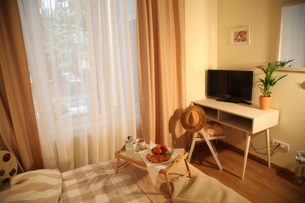 Bed&Breakfast Kod Smilje Belgrado Kamer foto